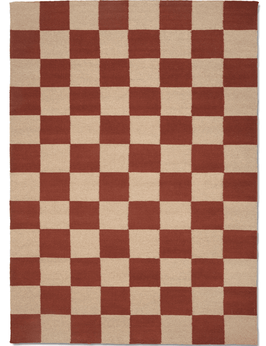 Moderner Teppich mit Schachbrettmuster in Rostrot und Beige.