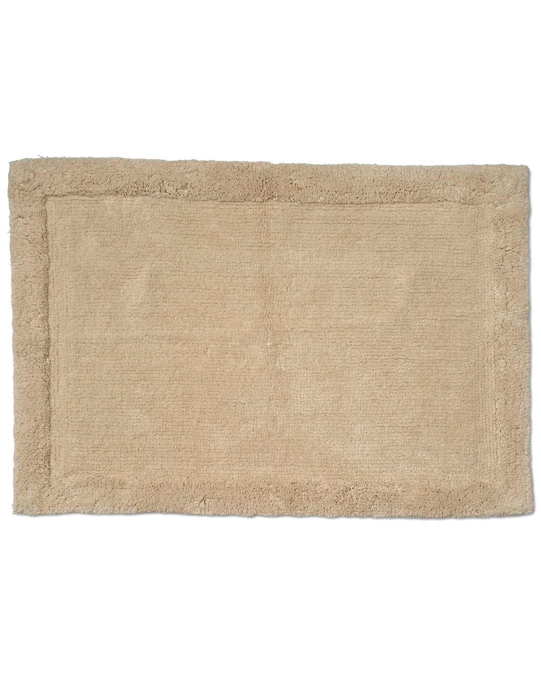 Badrumsmatta Border Beige från Classic Collection, 60x90 cm i bomull, med mjuk lugg och dekorativ upphöjd bård.