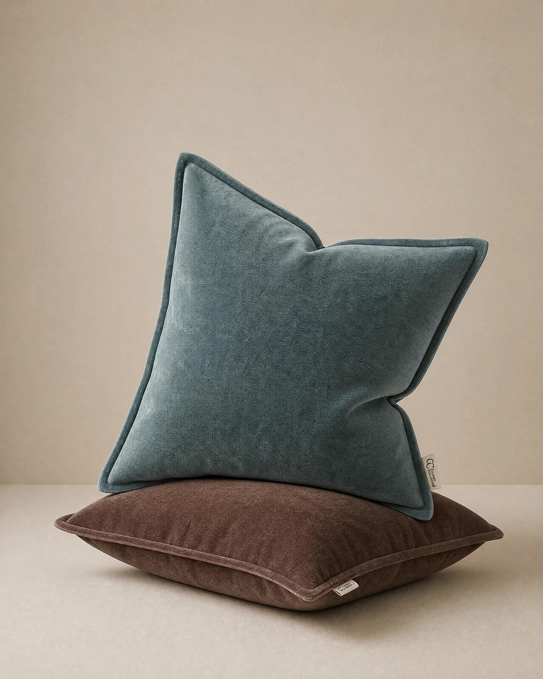 Kuddfodral Classic Velvet Teal och Brun från Classic Collection, handgjorda i mjuk sammet.