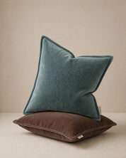 Kuddfodral Classic Velvet Teal och Brun från Classic Collection, handgjorda i mjuk sammet.