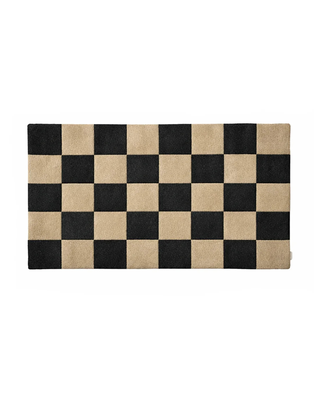 Dörrmatta Square Svart/Natur från Classic Collection, handtuftad i ull med rutmönster i svarta och naturfärgade toner, 85x130 cm.