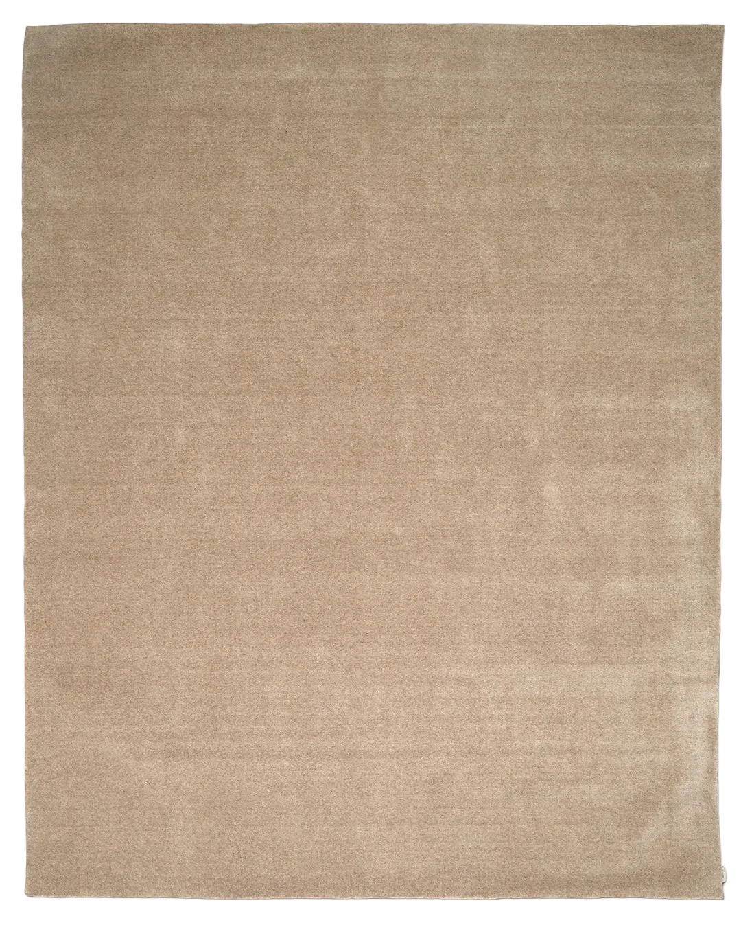 Handvävd luggmatta Lodge i ull, färgen Natural Beige, från Classic Collection. Enfärgad matta med mjuk melering och tät lugg.