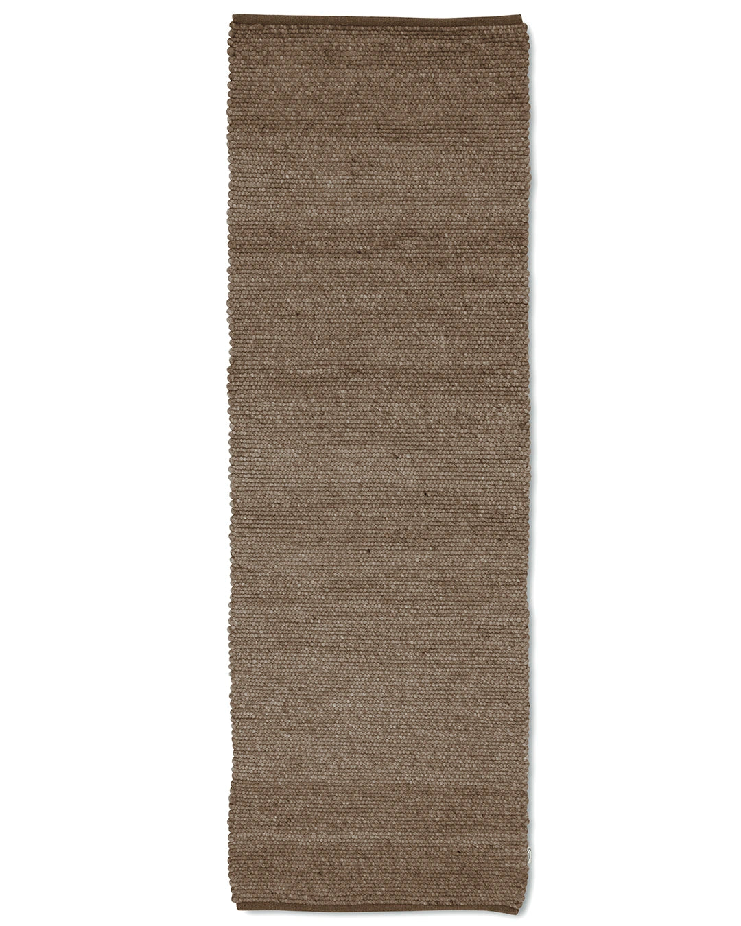 Frilagd bild av Brun Gångmatta, Merino. Flatvävd med viss melering.