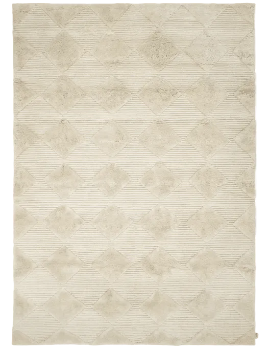 Handgjord ullmatta Berber Ivory i vit ton med rombmönster och tjock lugg.