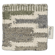 Fyrkantigt ullprov i beige, grönt och grått med vävt mönster från Classic Collection.