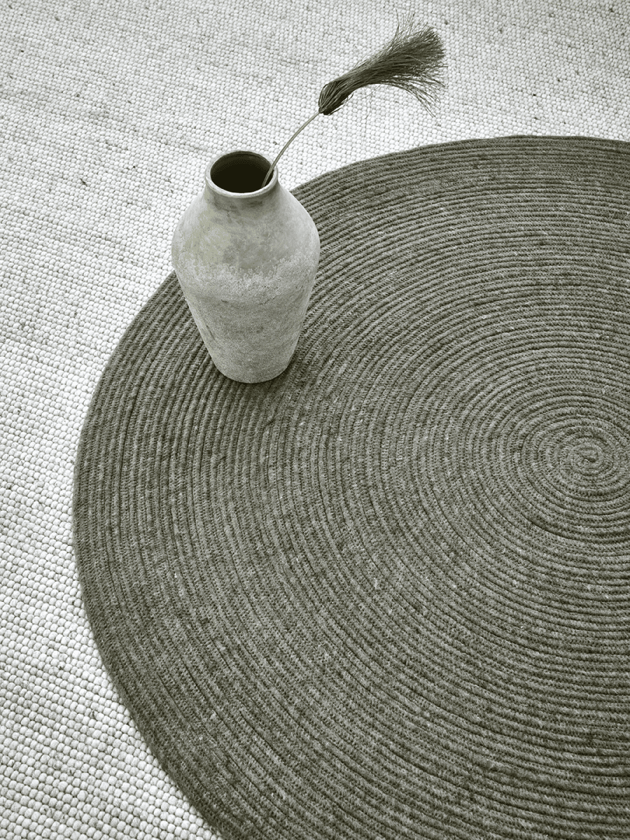 Måttanpassad Matta Merino Rund Mörkgrön