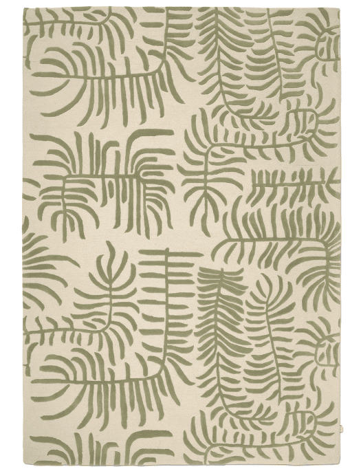 Rechteckiger Teppich in Beige und Salbeigrün mit modernem, abstraktem Blatt- und Farnmuster.