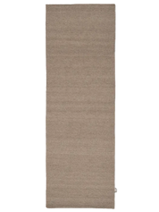 Flatvävd ullgångmatta Plain i naturbeige, frilagd produktbild sedd uppifrån med jämn vävstruktur