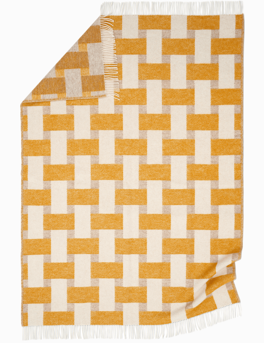 Pläd Weave Gul utbredd, ljus sida upp, vändbar design.