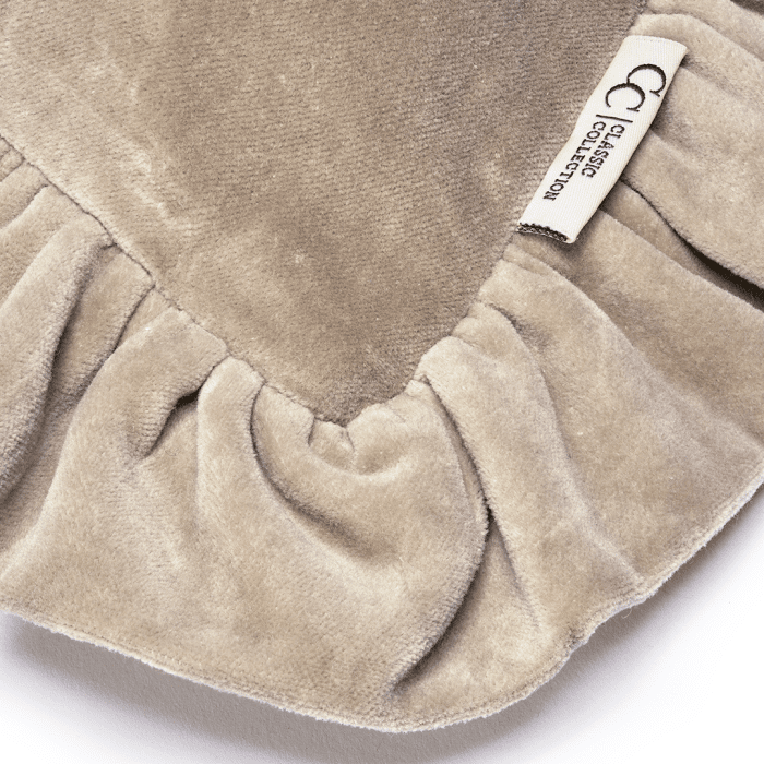 Frilled Beige Kuddfodral Classic Collection