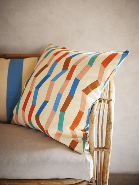 prydnadskudde-monstad-vibrant-pastell-zigzag-classiccollection